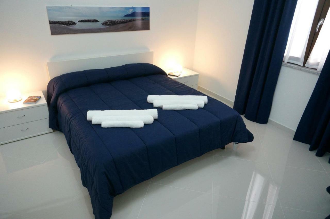 Al Porticciolo Bed & Breakfast Салерно Екстериор снимка