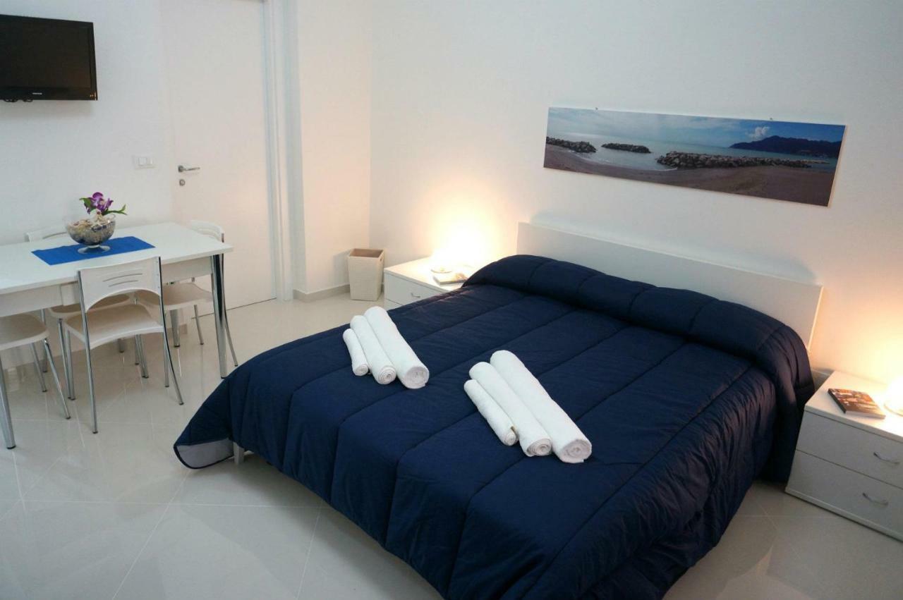 Al Porticciolo Bed & Breakfast Салерно Екстериор снимка