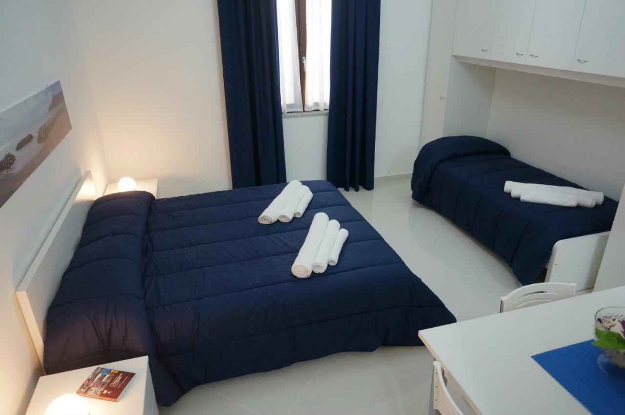 Al Porticciolo Bed & Breakfast Салерно Екстериор снимка