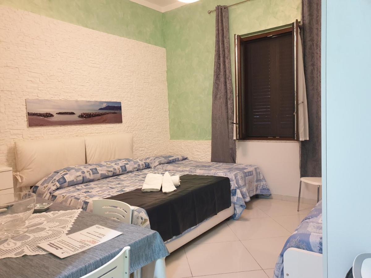 Al Porticciolo Bed & Breakfast Салерно Екстериор снимка